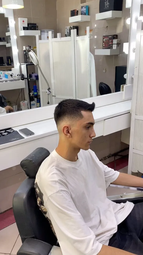 Buzzcut học sinh 7