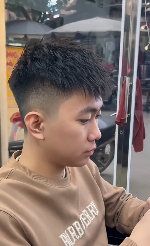 Kiểu uốn ruffled hair ngắn 6