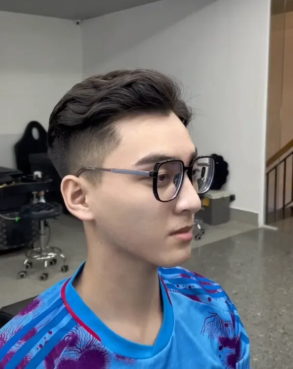 Side Part 7/3 vuốt ngược 7