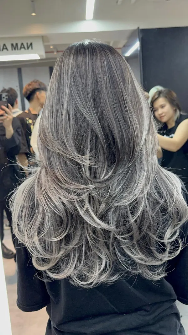 Nhuộm balayage xám khói 5