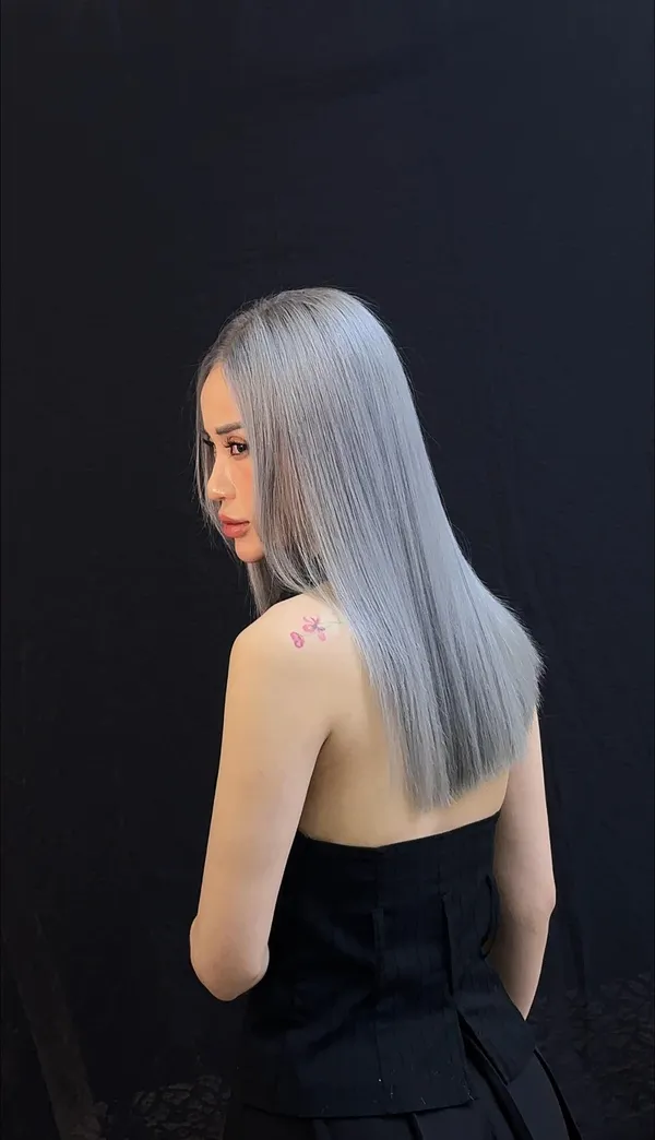 Nhuộm balayage xám khói 7