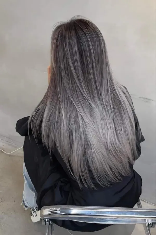 Nhuộm balayage xám khói 6