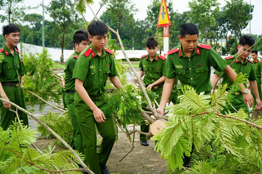 Hình ảnh đẹp về công an nhân dân