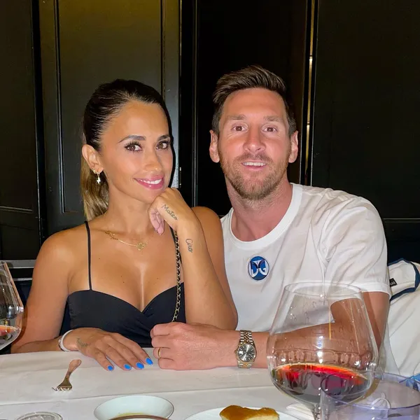 Hình ảnh messi và vợ